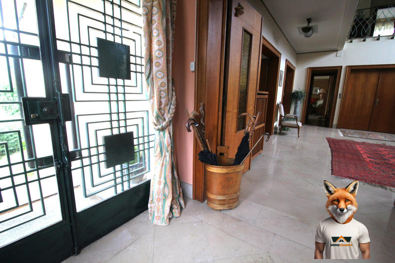 Maison - 246 m² - 9 pièces