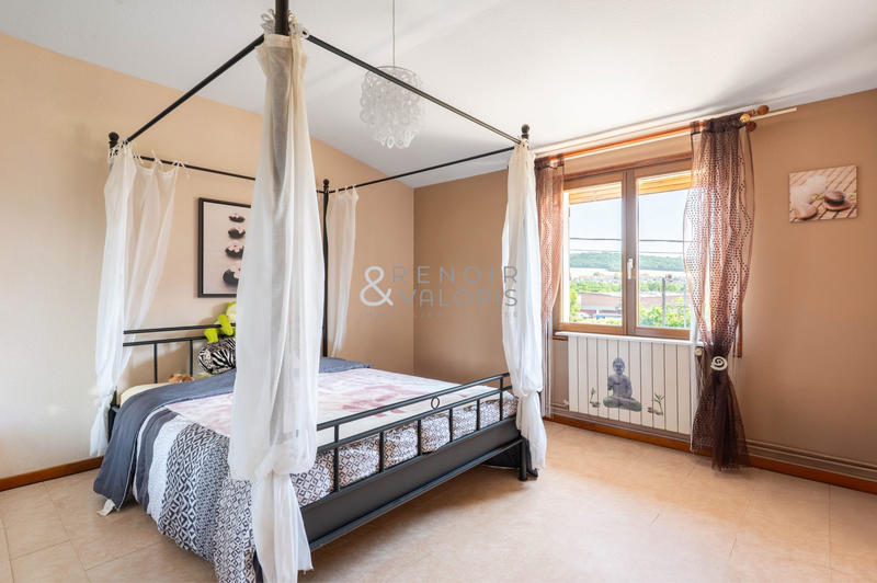 Maison traditionnelle - 143 m² - 5 pièces