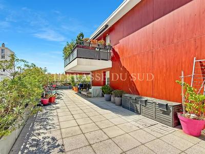 Appartement - 93 m² - 4 pièces