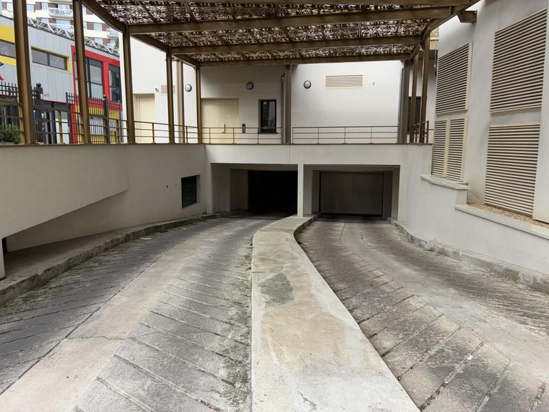 Parking / Garage - 12 m²