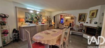 Maison - 200 m² - 9 pièces