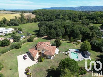 Maison de maîtres - 243 m² - 9 pièces