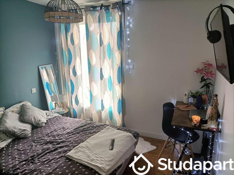 Chambre - 11 m² - 1 pièce