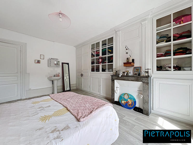 Maison - 268 m² - 10 pièces