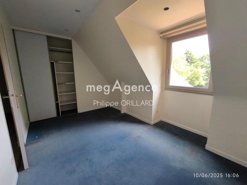 Maison - 208 m² - 8 pièces