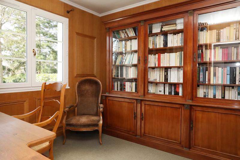 Propriété - 228 m² - 9 pièces