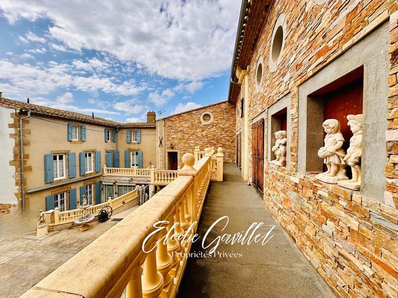 Maison - 313 m² - 12 pièces