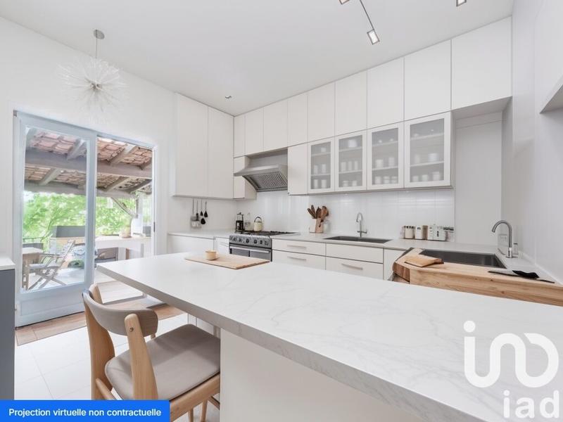 Maison - 215 m² - 8 pièces