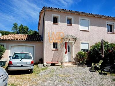 Maison - 96 m² - 4 pièces