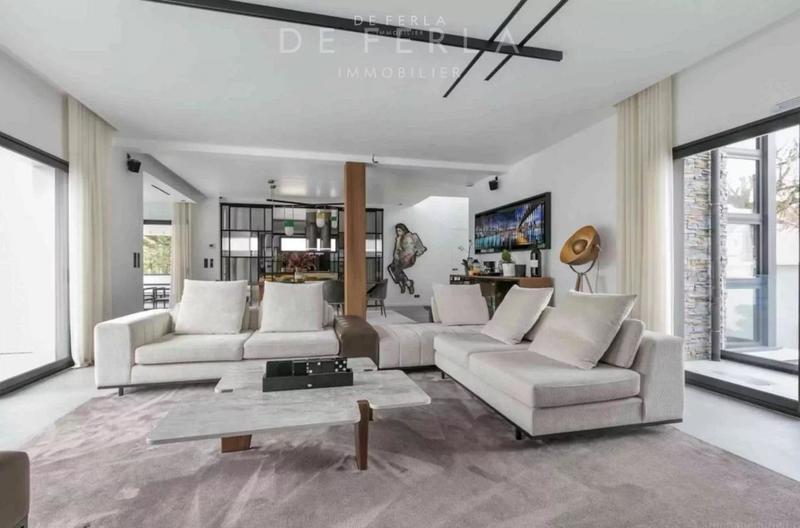 Villa - 380 m² - 8 pièces