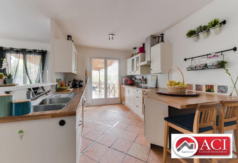 Maison - 250 m² - 8 pièces