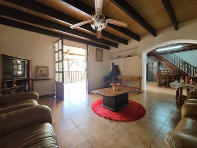 Maison - 215 m² - 10 pièces