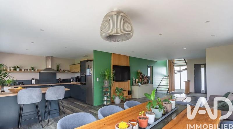 Maison - 170 m² - 8 pièces