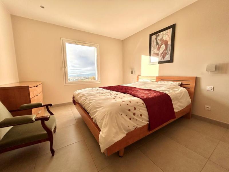 Maison - 12 m² - 6 pièces