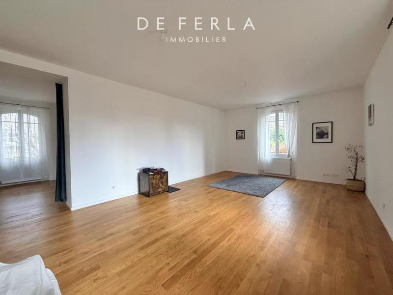 Maison - 362 m² - 15 pièces