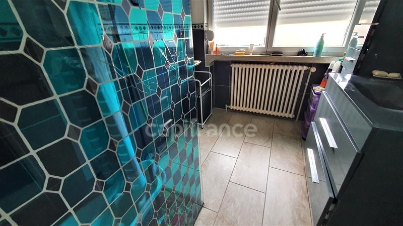 Maison - 187 m² - 9 pièces