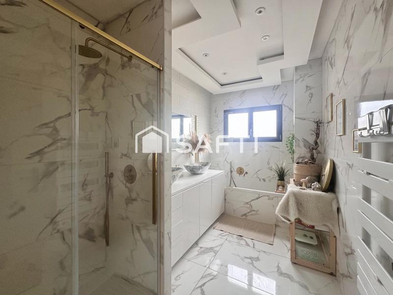 Maison - 226 m² - 6 pièces