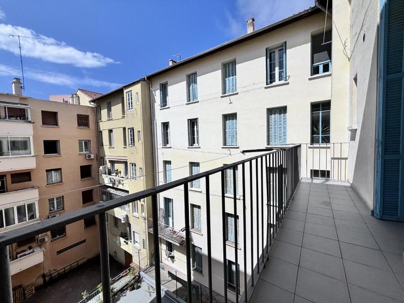 Appartement - 102 m² - 4 pièces