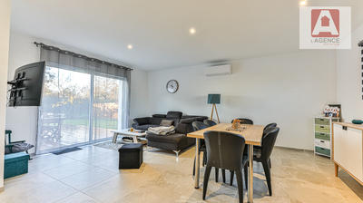 Maison - 99 m² - 4 pièces