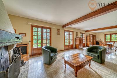 Maison bourgeoise - 300 m² - 8 pièces