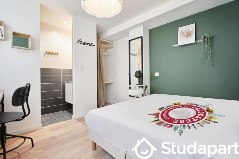 Chambre - 11 m² - 1 pièce