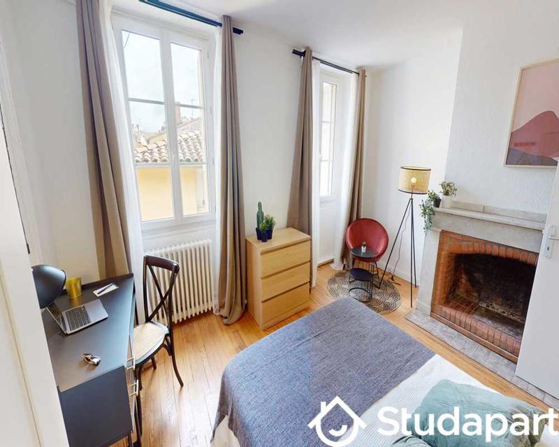 Chambre - 120 m² - 1 pièce