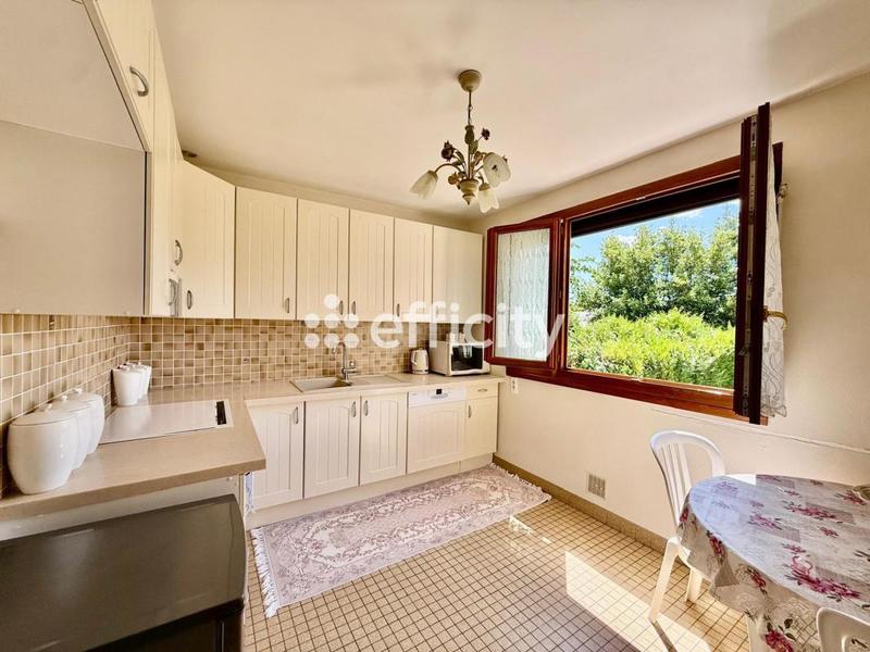 Maison - 83 m² - 6 pièces