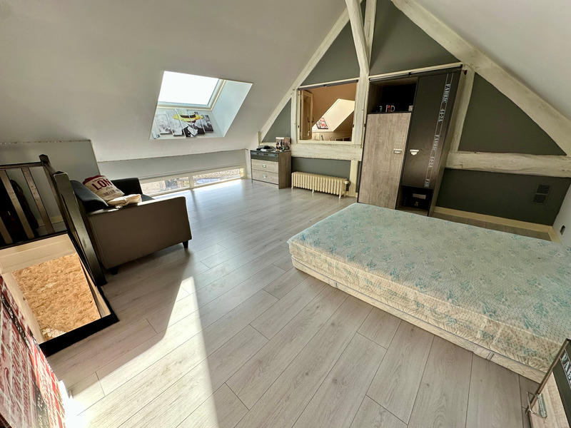 Maison - 137 m² - 6 pièces