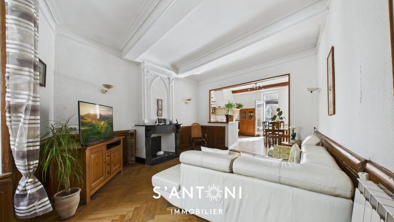 Maison - 181 m² - 6 pièces