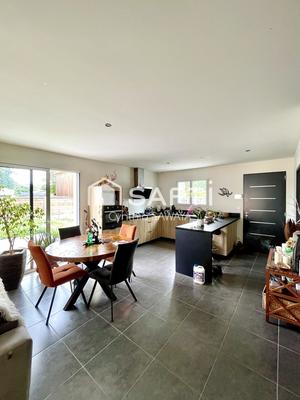 Maison - 81 m² - 4 pièces