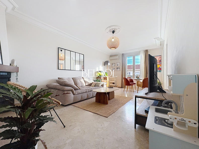 Appartement - 100 m² - 4 pièces