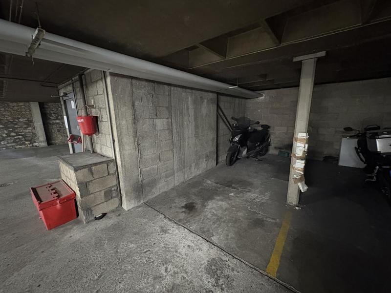 Parking / Garage - 12 m²