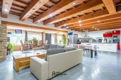 Mas - 381 m² - 9 pièces