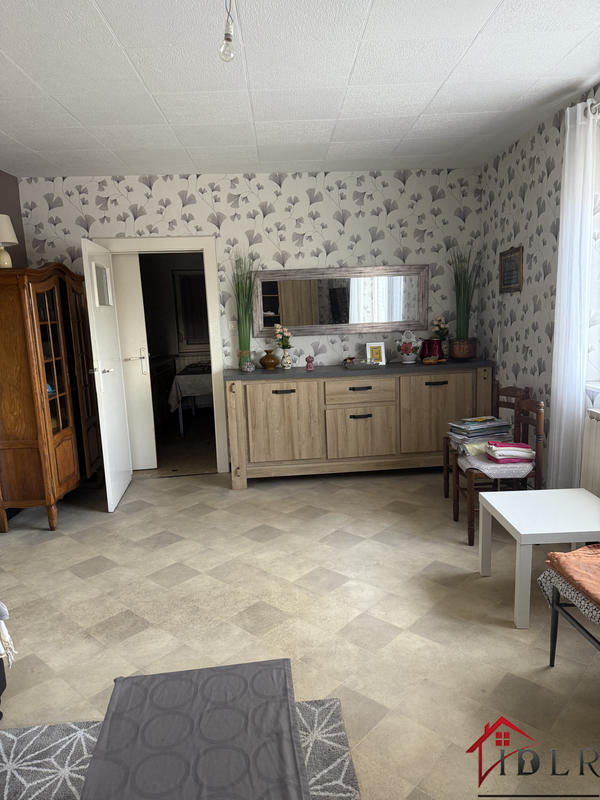 Maison - 185 m² - 18 pièces