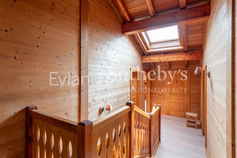 Châlet - 228 m² - 10 pièces