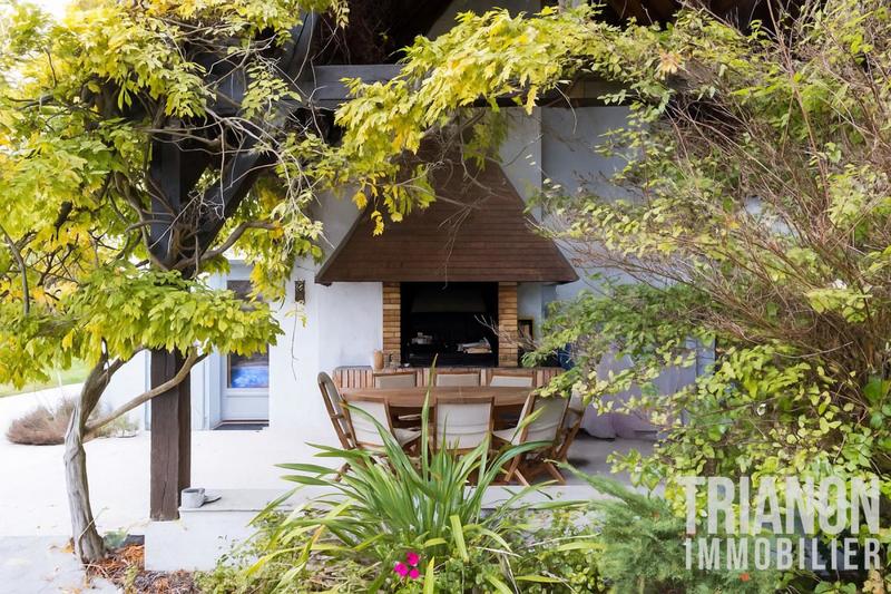 Maison - 326 m² - 7 pièces