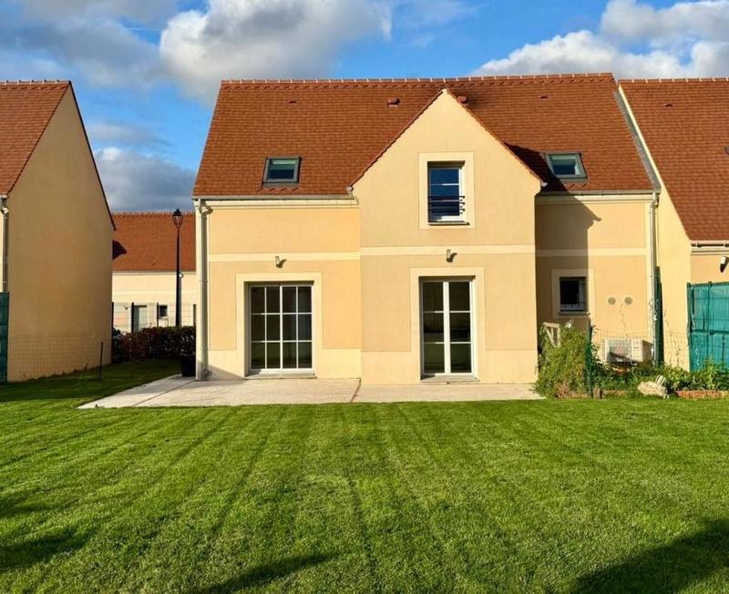 Maison - 96 m² - 5 pièces