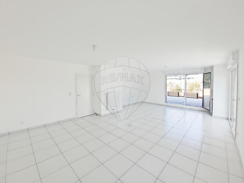 Appartement - 90 m² - 4 pièces