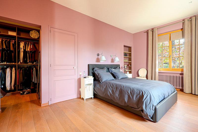 Maison - 360 m² - 12 pièces