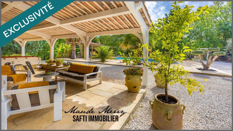 Maison - 230 m² - 6 pièces