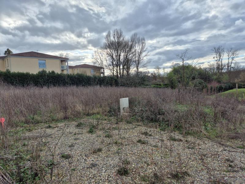 Terrain constructible - 1 199 m²