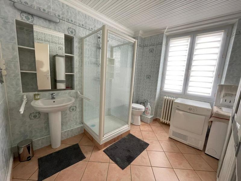 Maison - 122 m² - 7 pièces