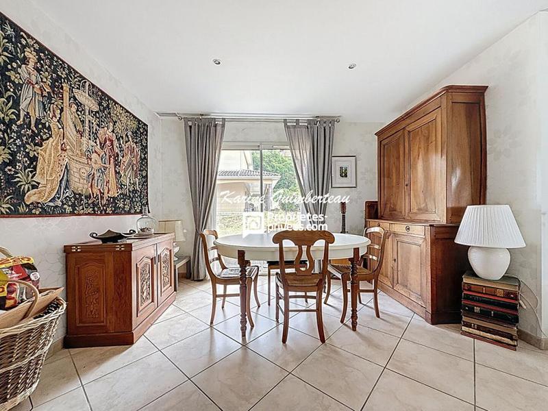 Maison - 180 m² - 5 pièces