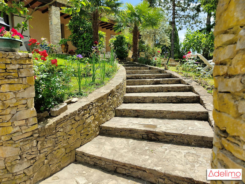 Villa - 266 m² - 8 pièces