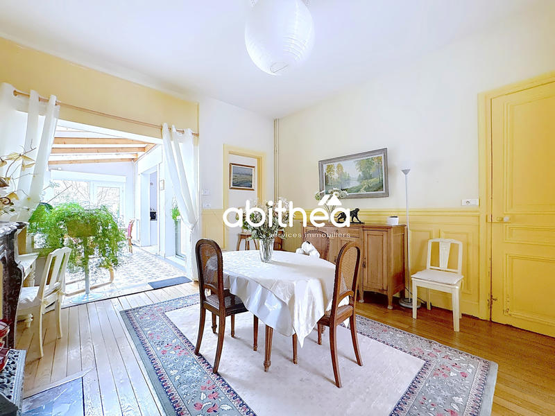 Maison - 186 m² - 6 pièces