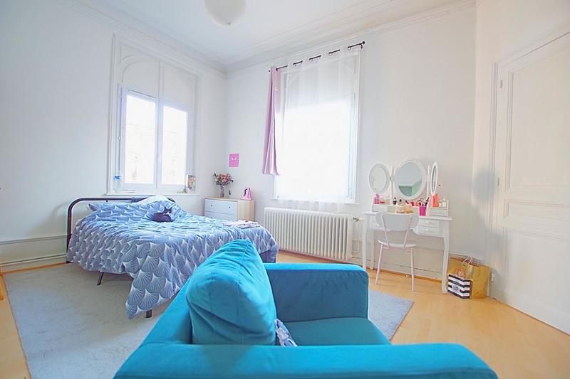 Maison - 300 m² - 8 pièces