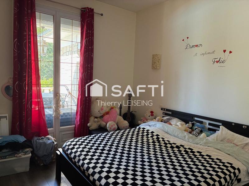 Maison - 220 m² - 7 pièces