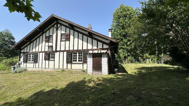 Maison - 210 m² - 8 pièces