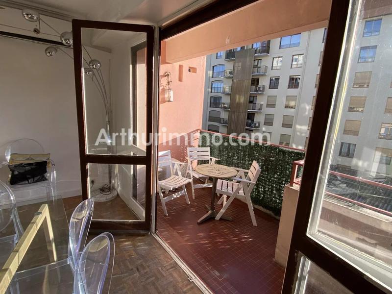 Appartement - 82 m² - 3 pièces