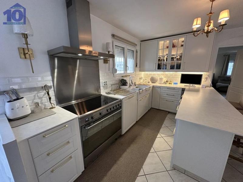 Maison - 140 m² - 5 pièces